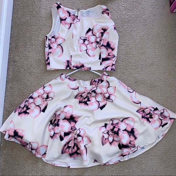 Floral Crop Top + Mini Skirt Set - Picture 1 of 4